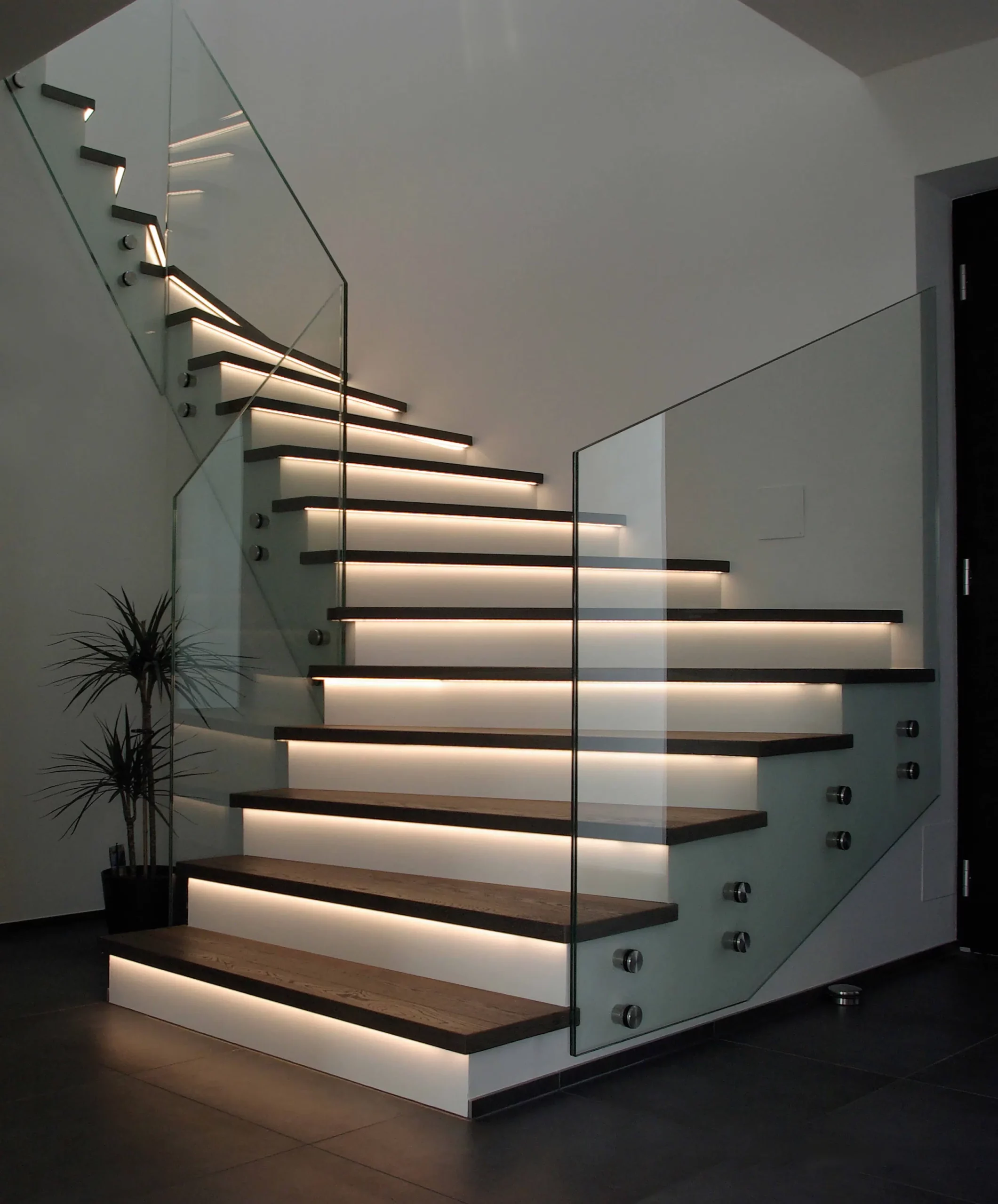 Bild Treppe mit Eiche dunkel